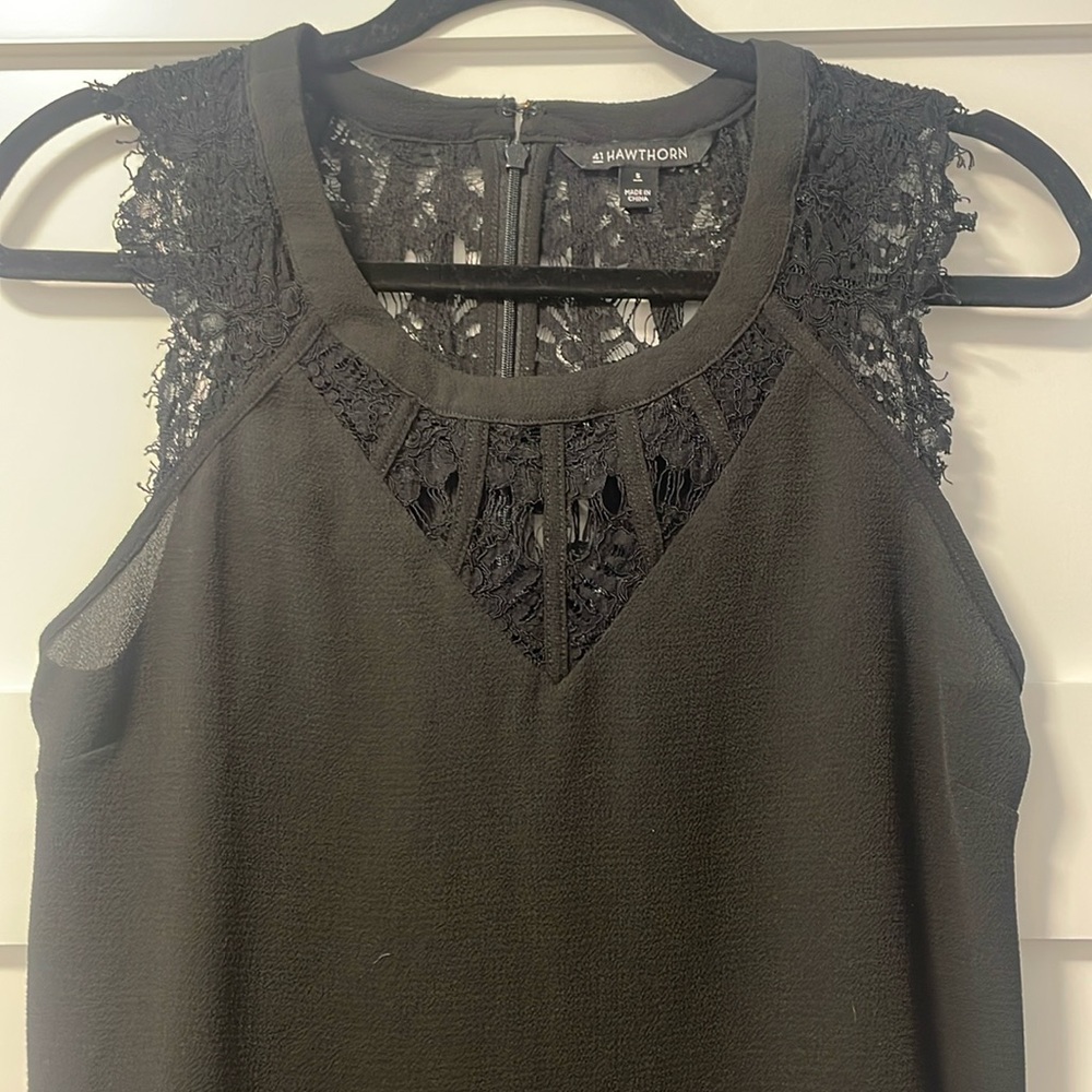 41 Hawthorn black lace top